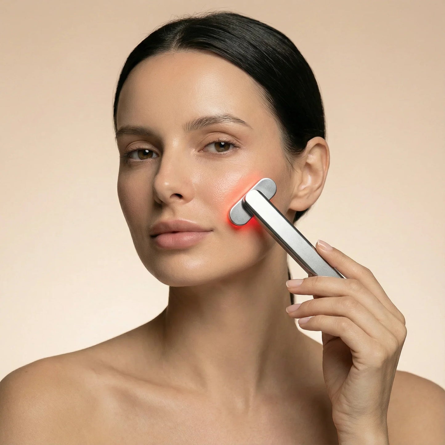 Varita Facial 4 en 1 con Terapia de Luz Roja | Reafirma, Rejuvenece y Devuelve la Luminosidad a tu Piel